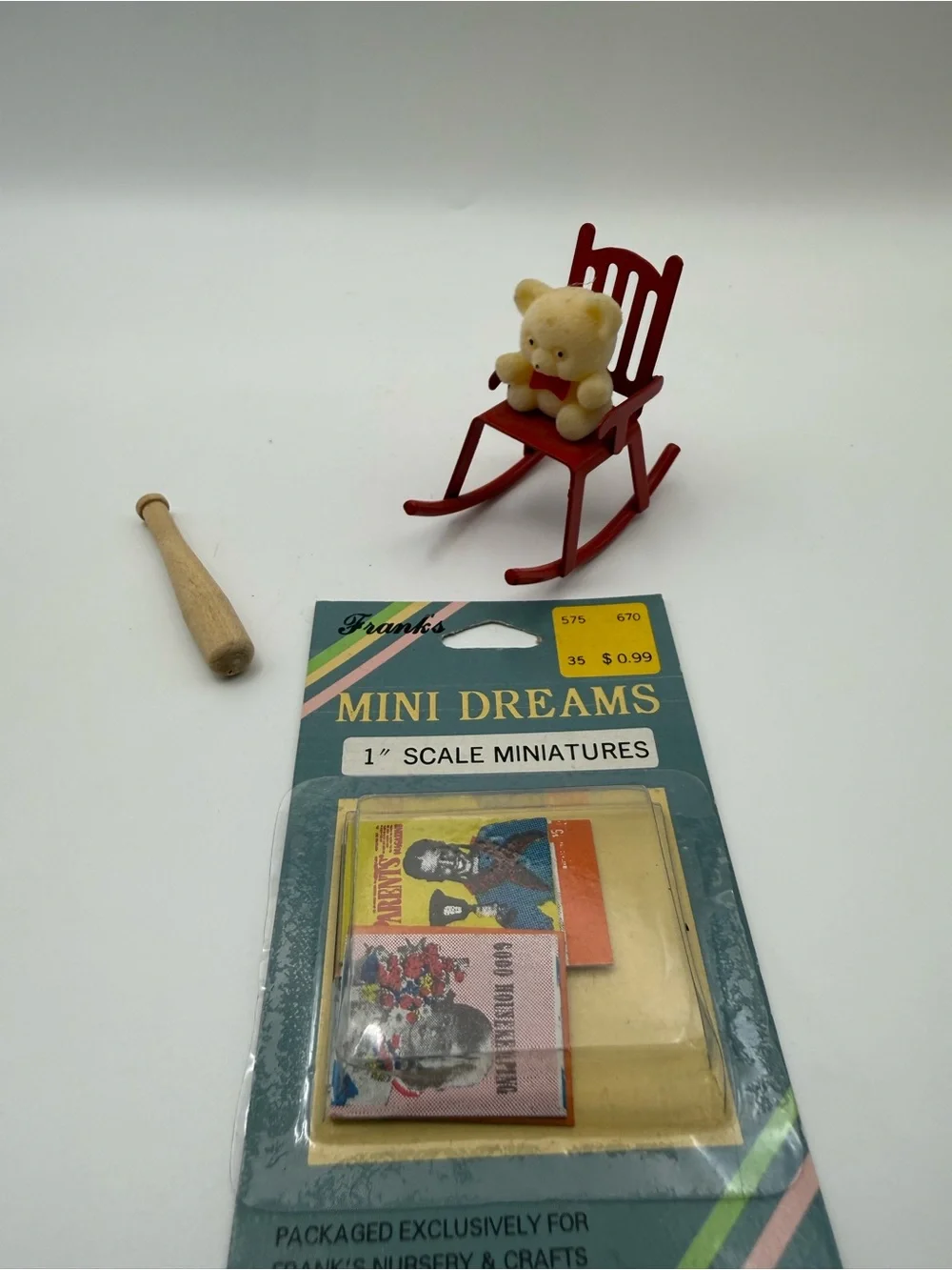 Mini Dreams 1:12 Dollhouse Miniature Art Magazines Set, Paper, Multicolor